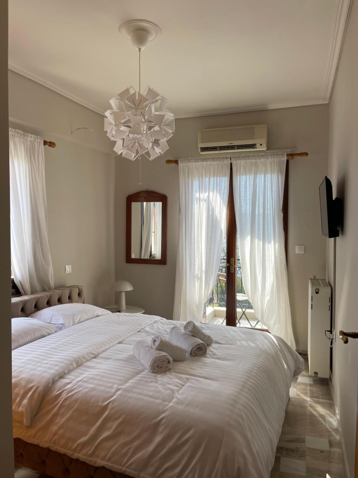 נפפקטוס Regina Hotel מראה חיצוני תמונה