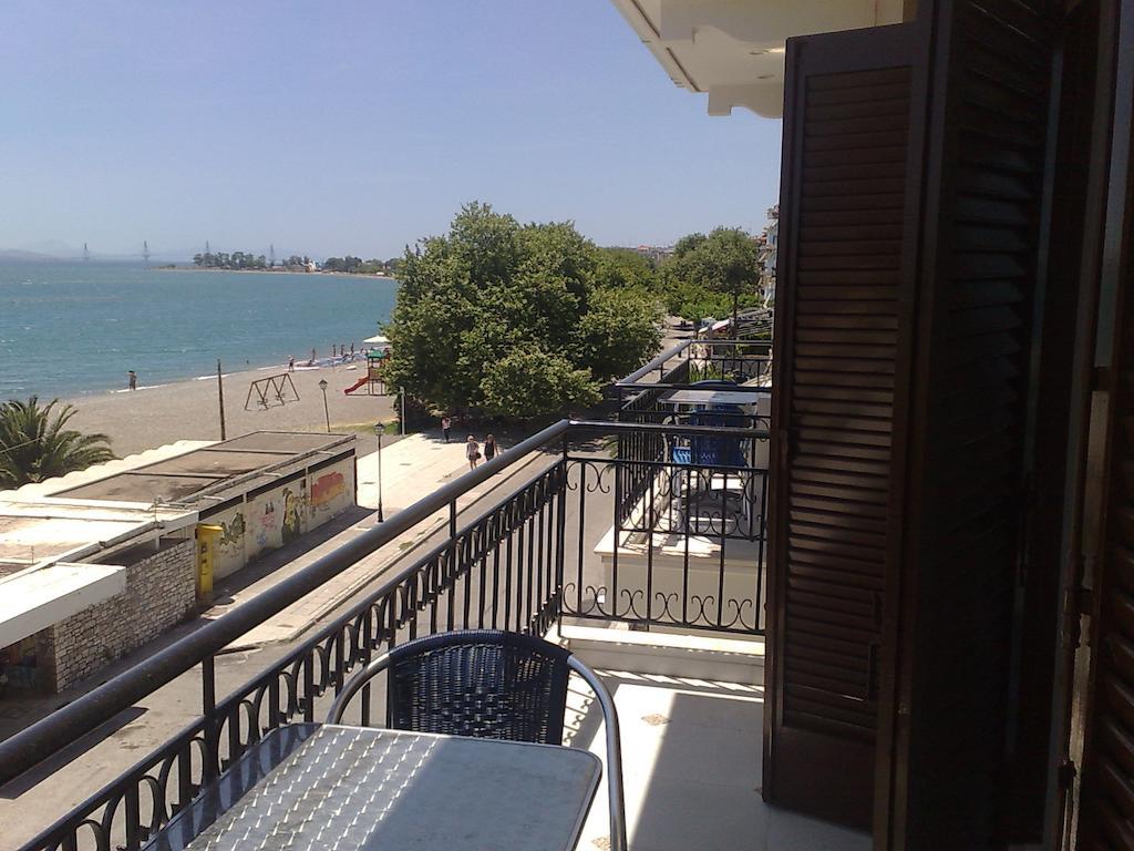 נפפקטוס Regina Hotel חדר תמונה